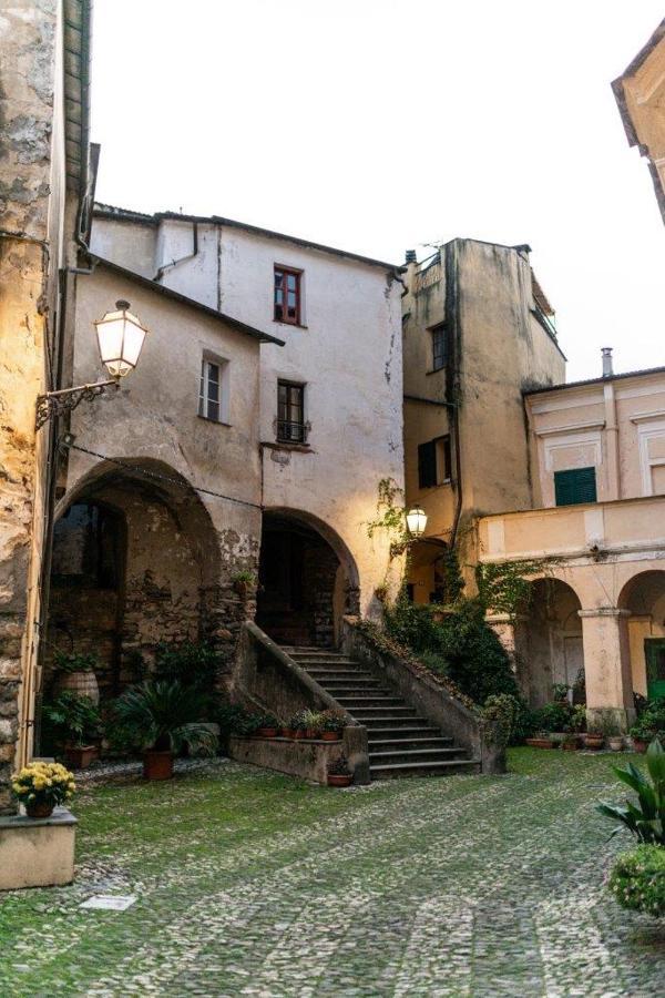 Bed and Breakfast Bb Palazzo Doria Dolcedo Exterior foto
